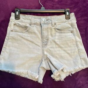 Light jean shorts